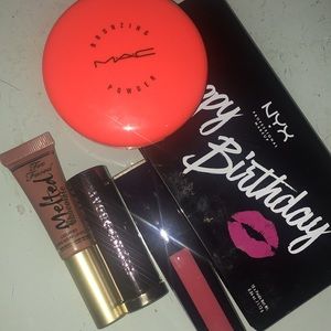 Makeup End of the Year Bundle Sale